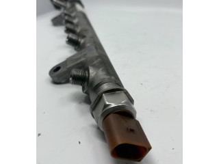 Топливная рампа 03L130089   Audi A3 S3 8P   для двигателя CBAB