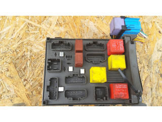   Pojistková skříňka 8200276496, 8200262050   Renault Laguna II 2003