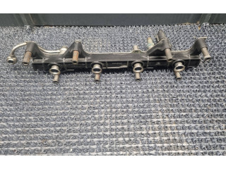 Топливная рампа 06D133317F   Audi A3 S3 8P  