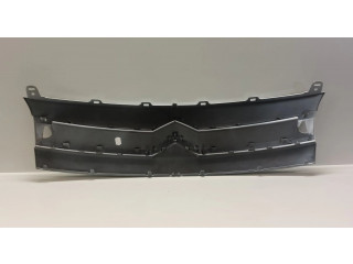 Передняя решётка Citroen Berlingo 2003-2007 года 96818089      