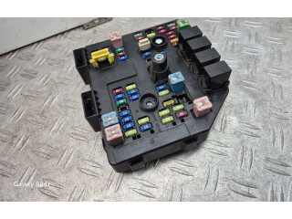 Блок предохранителей 95137841   Opel Antara    