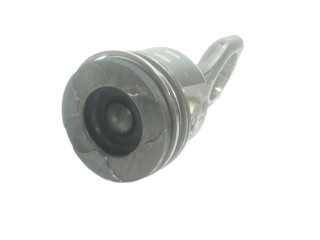 Píst 75L82, CONBIELA   Mazda 3 I    Y601 