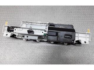 Дисплей    4682009173, 4685000067   Mazda CX-7