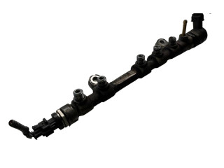 Vstřikovací lišta 2381033030, 110317056136   Toyota Yaris     