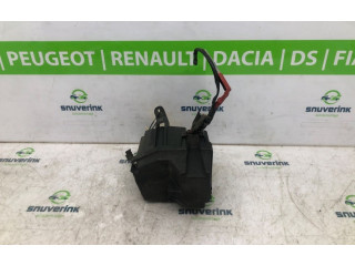 Блок предохранителей  8200626353   Renault Twingo II    