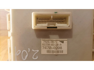   Pojistková skříňka 7A240671, 8273002120A   Toyota Auris 150 2007