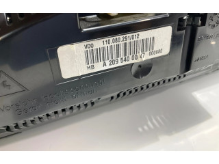 Přístrojová deska  Mercedes-Benz CLK A209 C209 2006 A2095400047, 110080291  