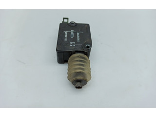 Замок багажника 406204242, 4B9962115    Audi A6 S6 C5 4B 1997 - 2005 года