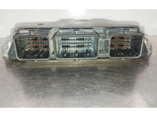 Блок управления двигателем ECU    8200527725   Renault Megane II