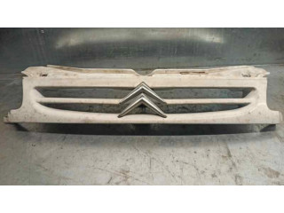 Передняя решётка Citroen Berlingo 1996-2002 года 9635604880      