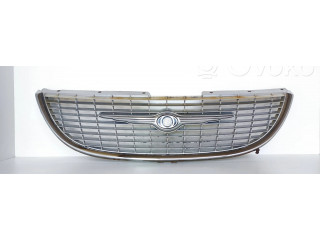 Передняя решётка Chrysler Grand Voyager IV 2001-2007 года 4857522AA      