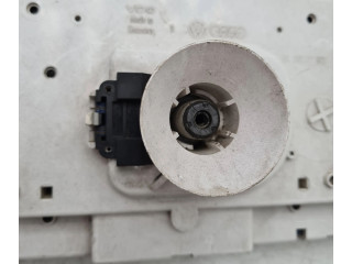 Přístrojová deska  Volkswagen PASSAT B3 1993 81117621  