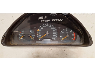 Přístrojová deska  Mercedes-Benz E W210 1996 110008898002, 2005401449  