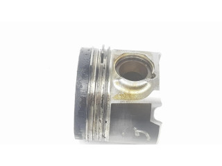 Píst 11257812585, 7812585   BMW 4 F36 Gran coupe  pro naftový motor   