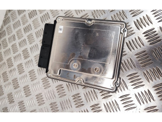 Блок управления двигателя 8T2907560E   Audi RS4 B8