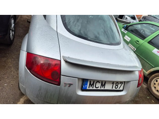 Нижняя решётка (из трех частей) Audi TT Mk1 1999-2006 года 8N0807681      