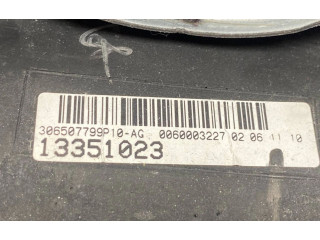 Volant Opel Meriva B 2010 13351023, 13300475  