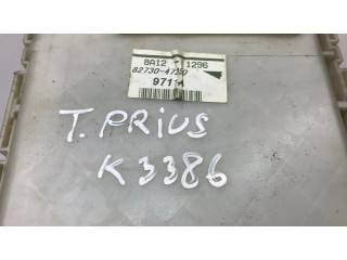 Блок предохранителей 8273047290, 8a121296   Toyota Prius (XW20)    