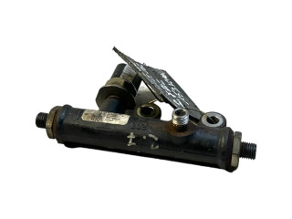 Топливная рампа 4R8Q9C066AA, 5WS40128   Jaguar S-Type 2.7 