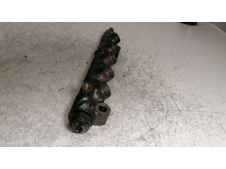 Vstřikovací lišta 8945812010   Toyota Avensis T220  pro naftový motor 2.0  