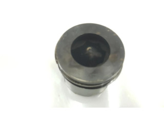 Píst 11258580515   BMW 3 F30 F35 F31   2.0  