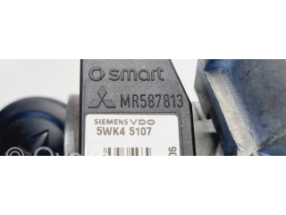 Комплект блоков управления MR951770, MM0038001   Mitsubishi Colt