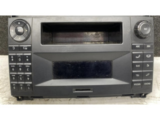 Радио/ проигрыватель CD/DVD / навигация