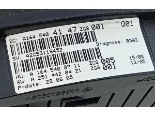 Přístrojová deska  Mercedes-Benz ML W163 2005 A1645400711, A2514420421  