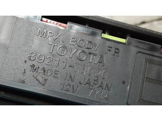   Pojistková skříňka 8266253070, 8675XA1   Lexus  220D-250-350 2007