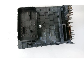 Блок предохранителей  1k0937125, 233185560   Volkswagen Golf Plus    
