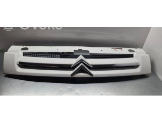 Передняя решётка Citroen Berlingo 2008-2018 года 9644758177      