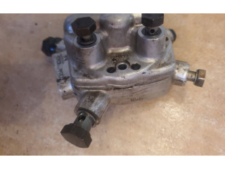 Топливная рампа 0438101035   Audi 80 90 B3  