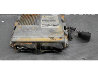 Блок управления двигателем Блок управления 110R-006011   Renault Dacia Duster