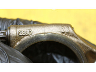 Píst    Audi A6 S6 C5 4B     