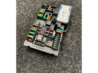 Блок предохранителей 8795477, 8734162   BMW 5 G30 G31    