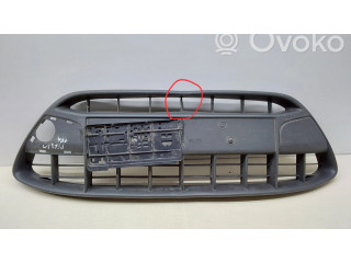 Передняя решётка Ford Fiesta 2006-2008 года 8A6J17K945AA      