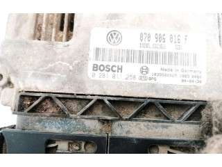 Řídící jednotka 070906016F, 0281011258   Volkswagen Touareg I 2004