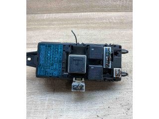 Блок предохранителей MB953355, MR318828   Mitsubishi Space Star    