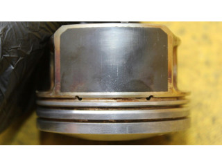 Píst    Audi A6 S6 C5 4B     