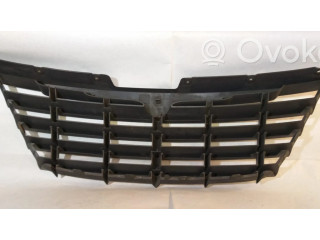 Передняя решётка Chrysler Voyager 2001-2004 года 04857960AA      