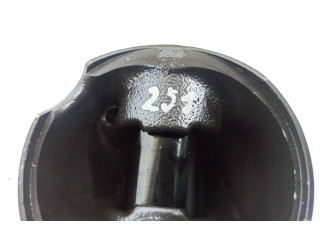  Поршень 642872   Mercedes-Benz R W251  