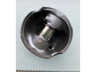Píst A6420305517, A6420302218   Mercedes-Benz E W212    OM642.850 