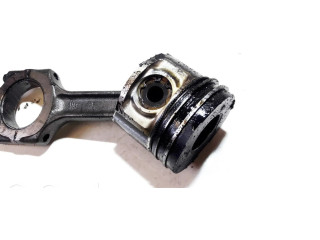 Píst    Alfa Romeo 156  pro naftový motor 2.4  