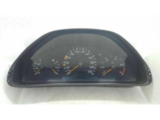 Přístrojová deska  Mercedes-Benz E W210 2001 2105400311  