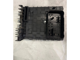 Блок предохранителей  17181281, 017181301   Volkswagen Golf Plus    