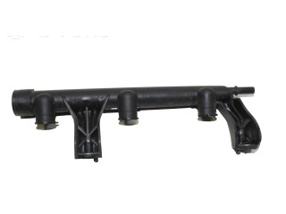 Vstřikovací lišta 9816955780   Peugeot 2008 I  pro benzínový motor 1.2 HMZ (EB2F) 