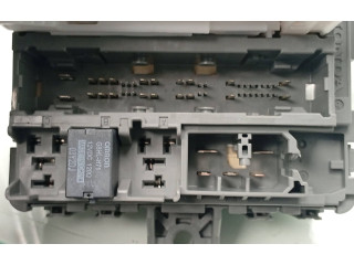 Блок предохранителей  E2VTV0E240, 7002612011   Honda Civic IX    