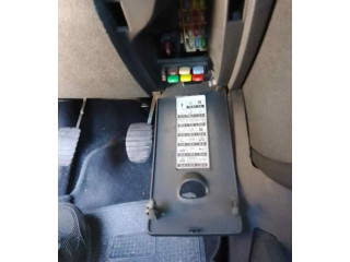   Pojistková skříňka    Renault Clio III 