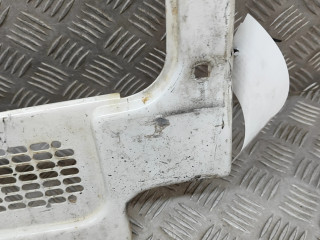 Передняя решётка Land Rover Defender 1987-2006 года ASJ710040      