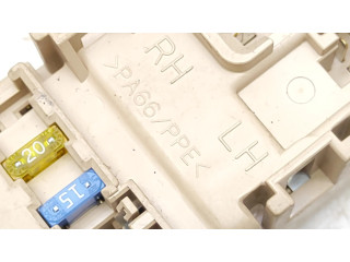 Блок предохранителей 7L020704, 7L0207044800   Mazda 626    